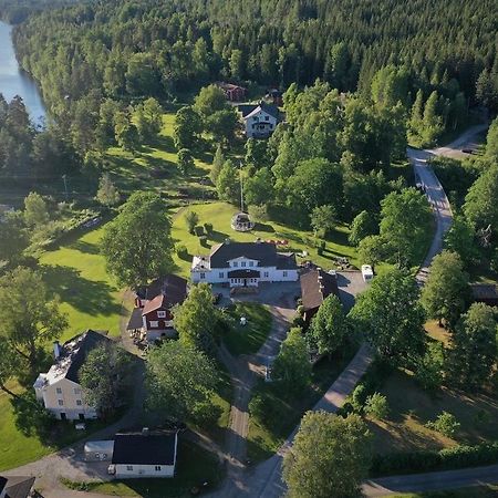 Bredsjoe Gamla Herrgard White Dream Mansion Hallefors  Exterior photo